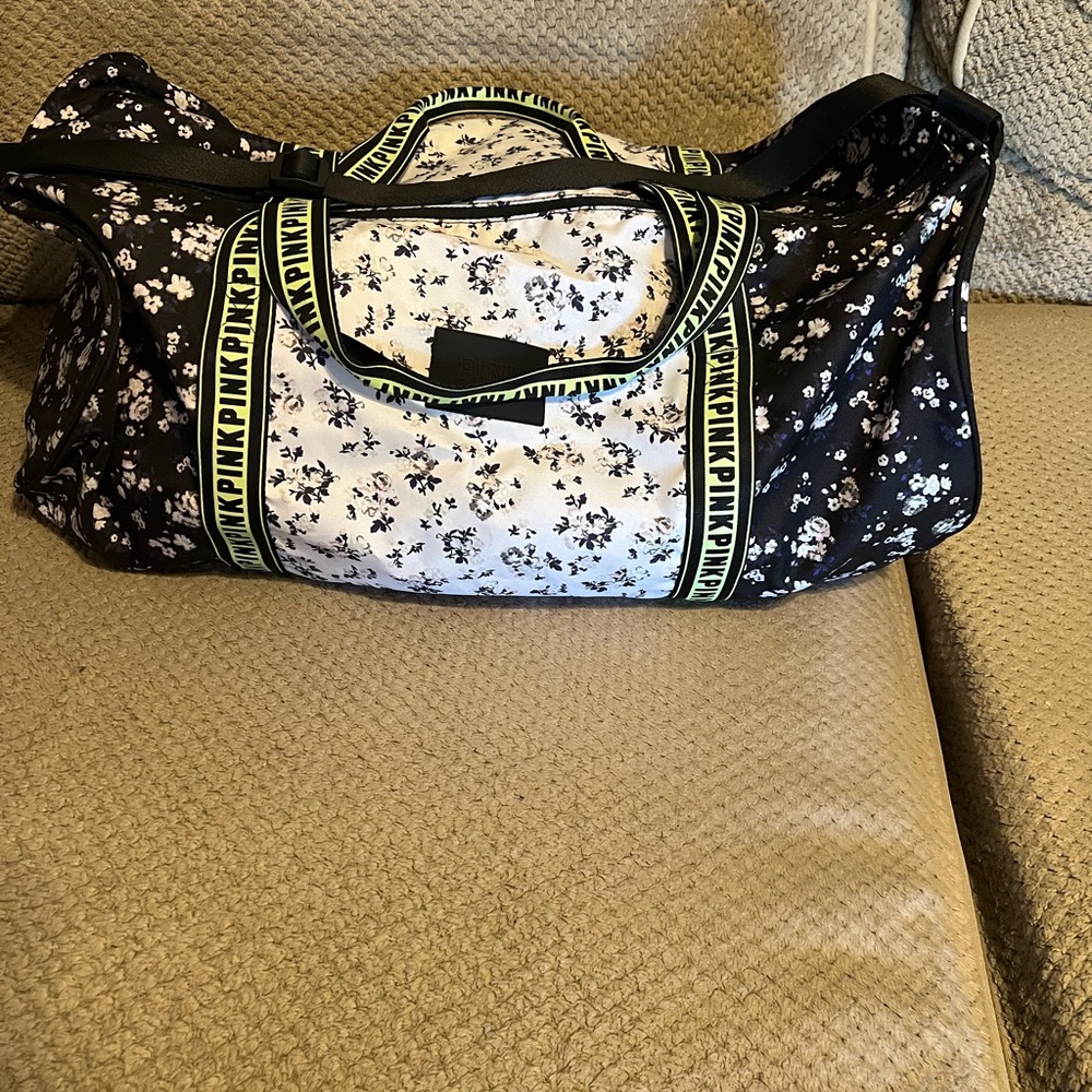 Victoria Secret Pink Overnight Duffle Bag EUC!